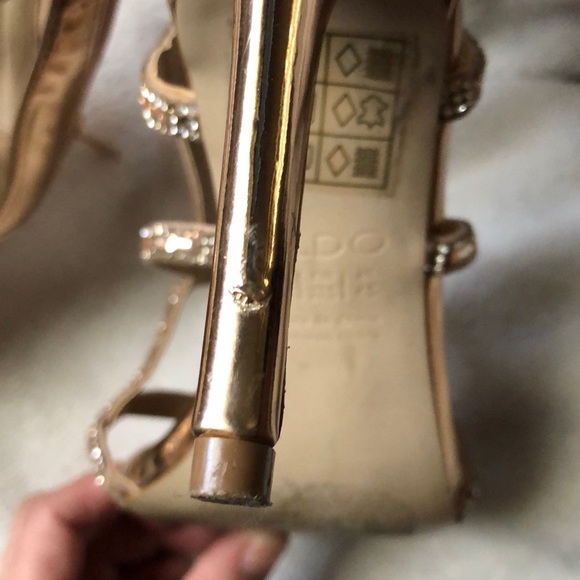 Heels - Picture 4 of 4